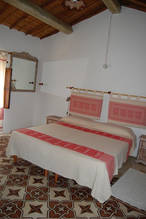 Rifugio Di Galte Bed & Breakfast Galtellì Стая снимка